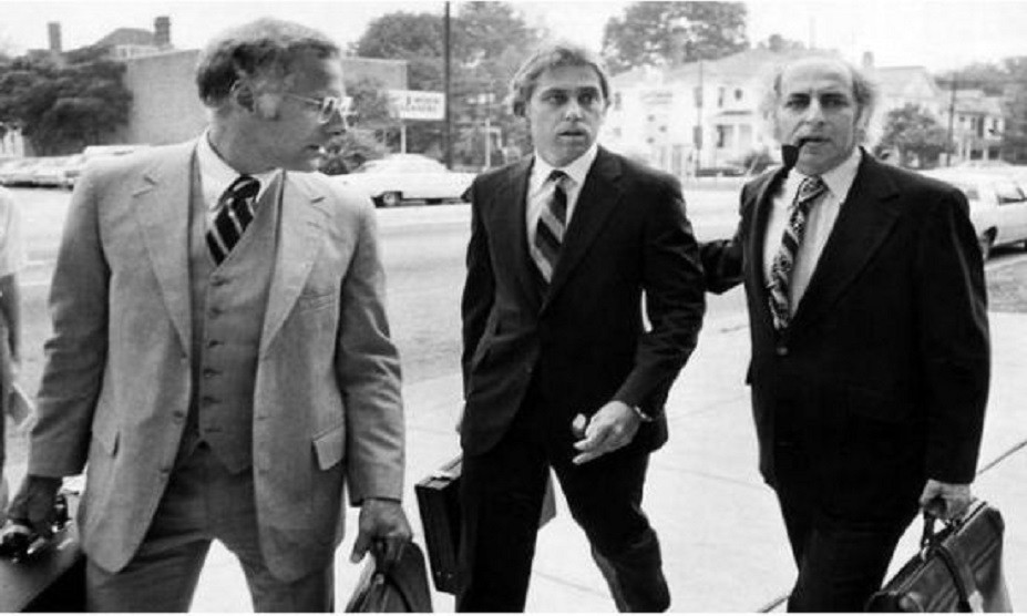 Jeffrey MacDonald (centre) at the courthouse in 1979